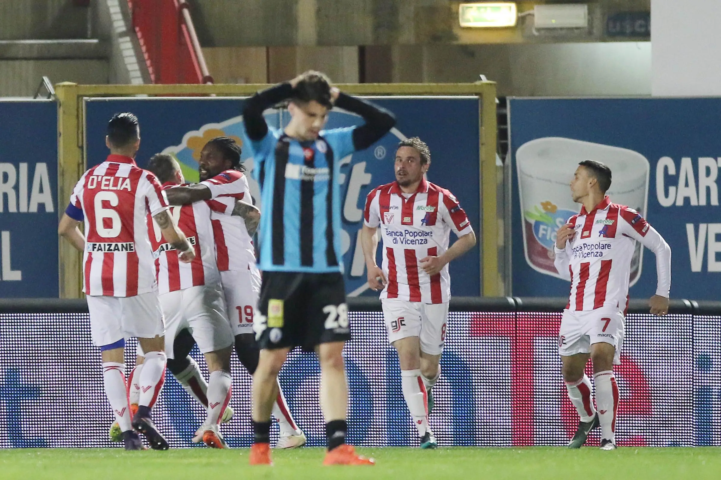 Vicenza-Pisa 2-1 2 medium 170312 200204 bas120317spo 0153