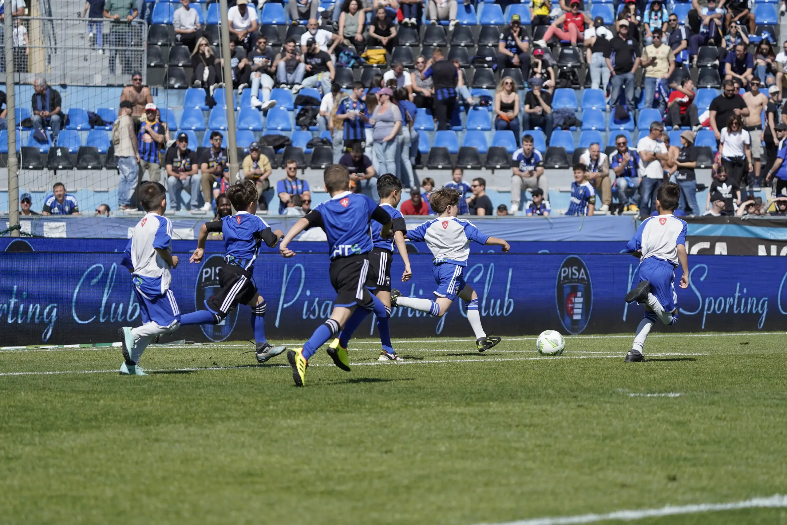 La Scuola Calcio protagonista alla Cetilar Arena 10 EM22960