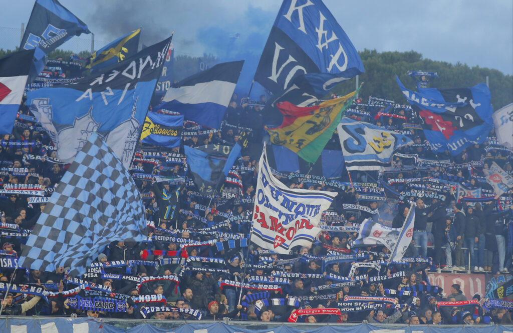 LA FESTA A PISA ALLA CURVA DELLO STADIO PER LA PROMOZIONE IN SEIRE ASINDACO PISA MICHELE CONTI FESTEGGIAPHOTO © 2025- FABIO MUZZI