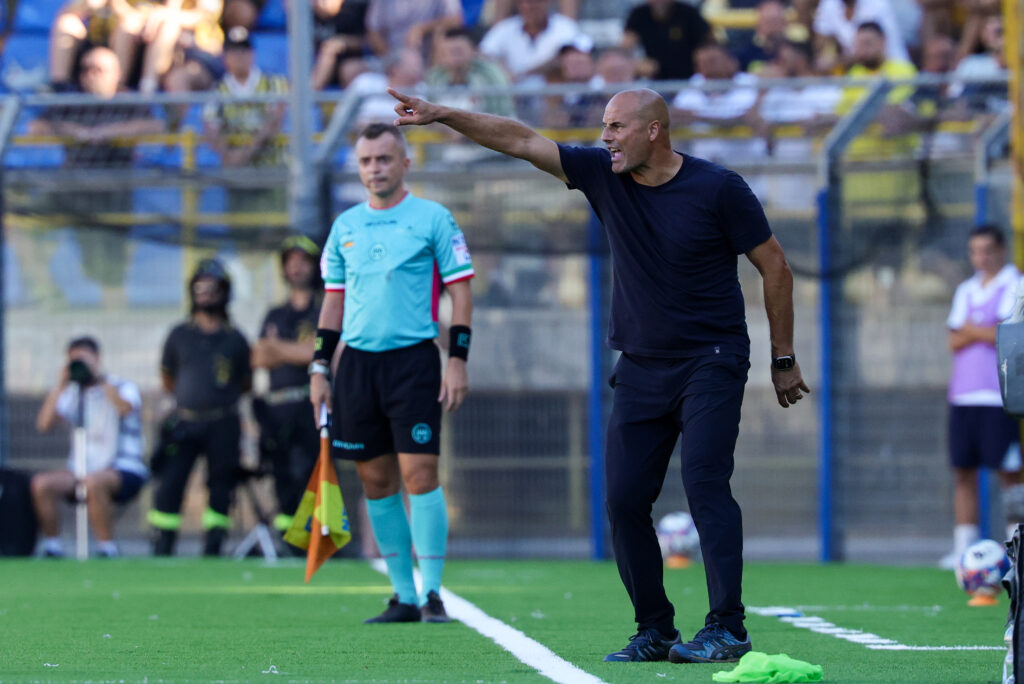 Paolo Bianco allenatore (A.C. Pisa 1909);   durante la partita tra Juve Stabia-Pisa  del Campionato italiano di calcio Serie BKT 2026/2027 - Stadio Romeo Menti, Castellammare di Stabia, Italia - Domenica 06 settembre  2026 - Sport(Photo by Alessandro Garofalo/LaPresse)