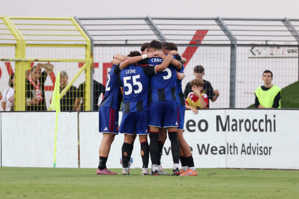 Stefano Moreo (32 Pisa Sporting Club) esulta con i compagni dopo il gol   durante la partita di Serie B tra Mantova e Pisa allo stadio Danilo Martelli Pata Stadium di Mantova, Italia - Domenica 20 Settembre 2026. Sport - Calcio. (Foto di Stefano Nicoli/Lapresse)