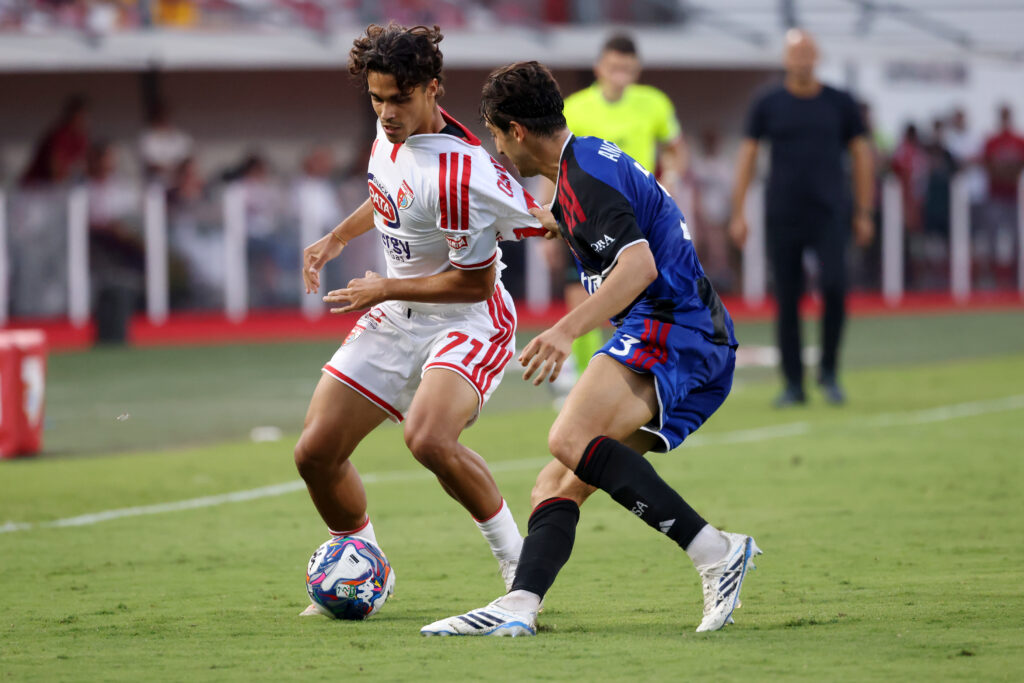 Federico Chinetti (71 Mantova 1911) ,Samuele Angori (3 Pisa Sporting Club) durante la partita di Serie B tra Mantova e Pisa allo stadio Danilo Martelli Pata Stadium di Mantova, Italia - Domenica 20 Settembre 2026. Sport - Calcio. (Foto di Stefano Nicoli/Lapresse)